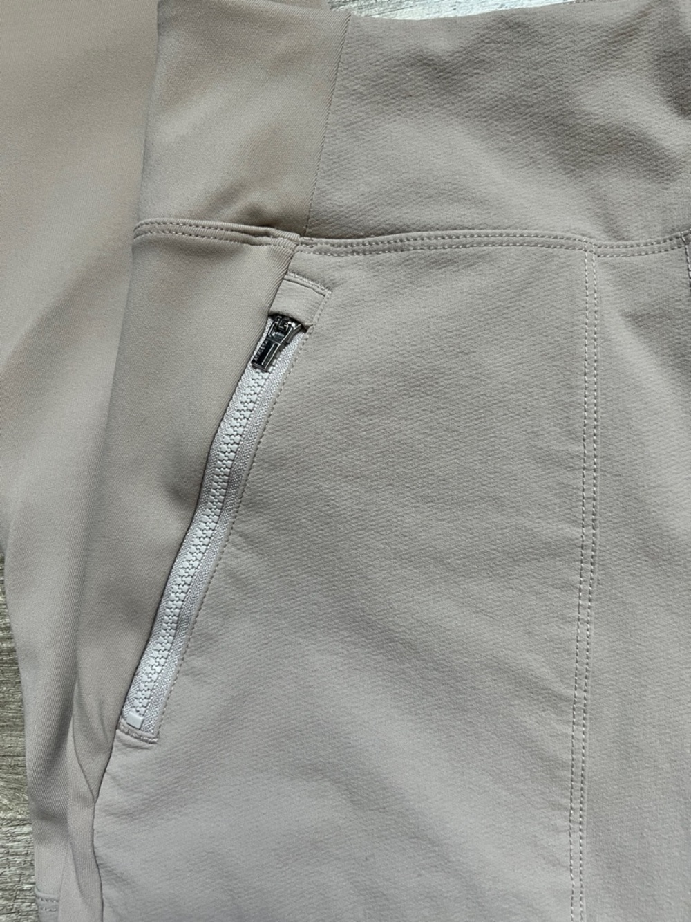 Athleta Headlands Hybrid High Rise Cargo Legging - Picture 9 of 15